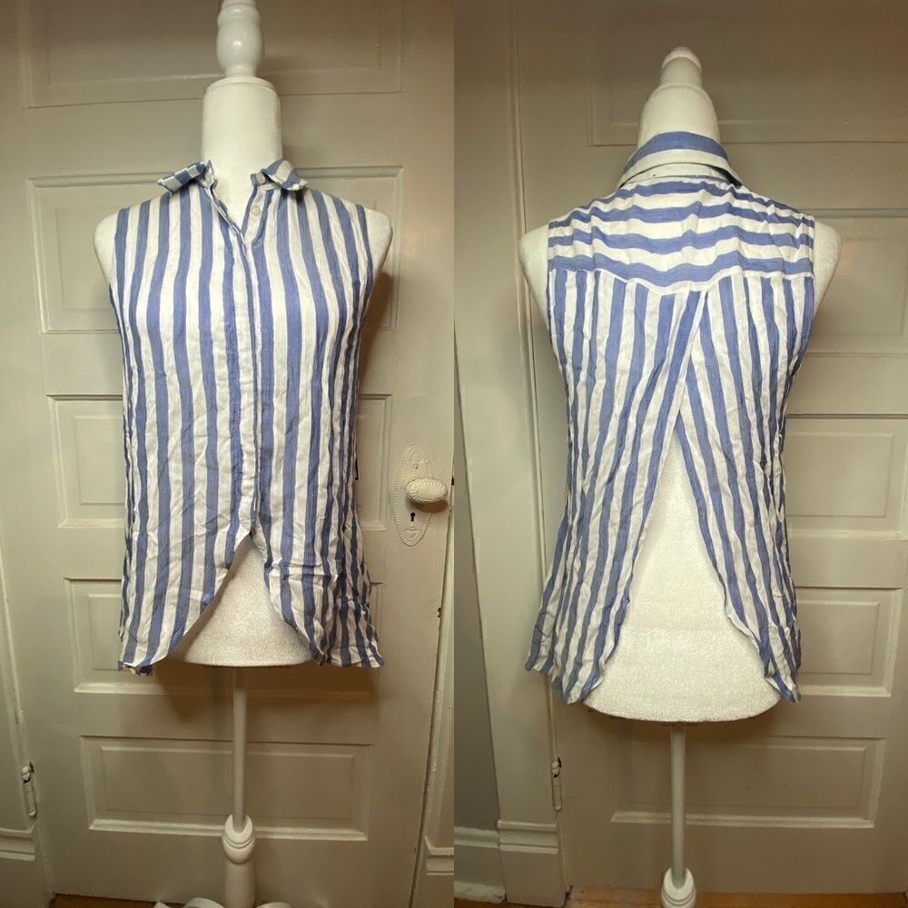 Romeo + Juliet Couture Open Back Button Up